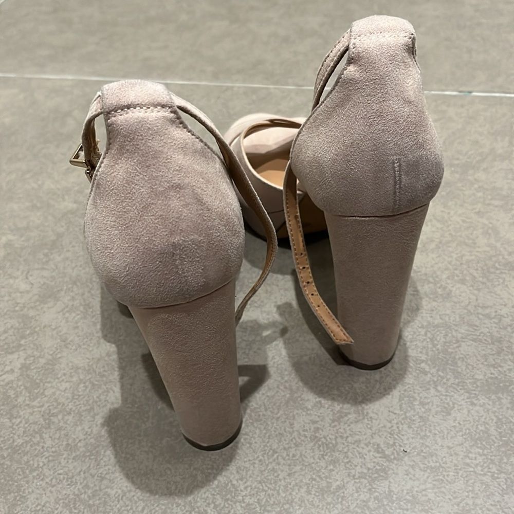 Jessica Simpson Heels - Picture 4 of 5